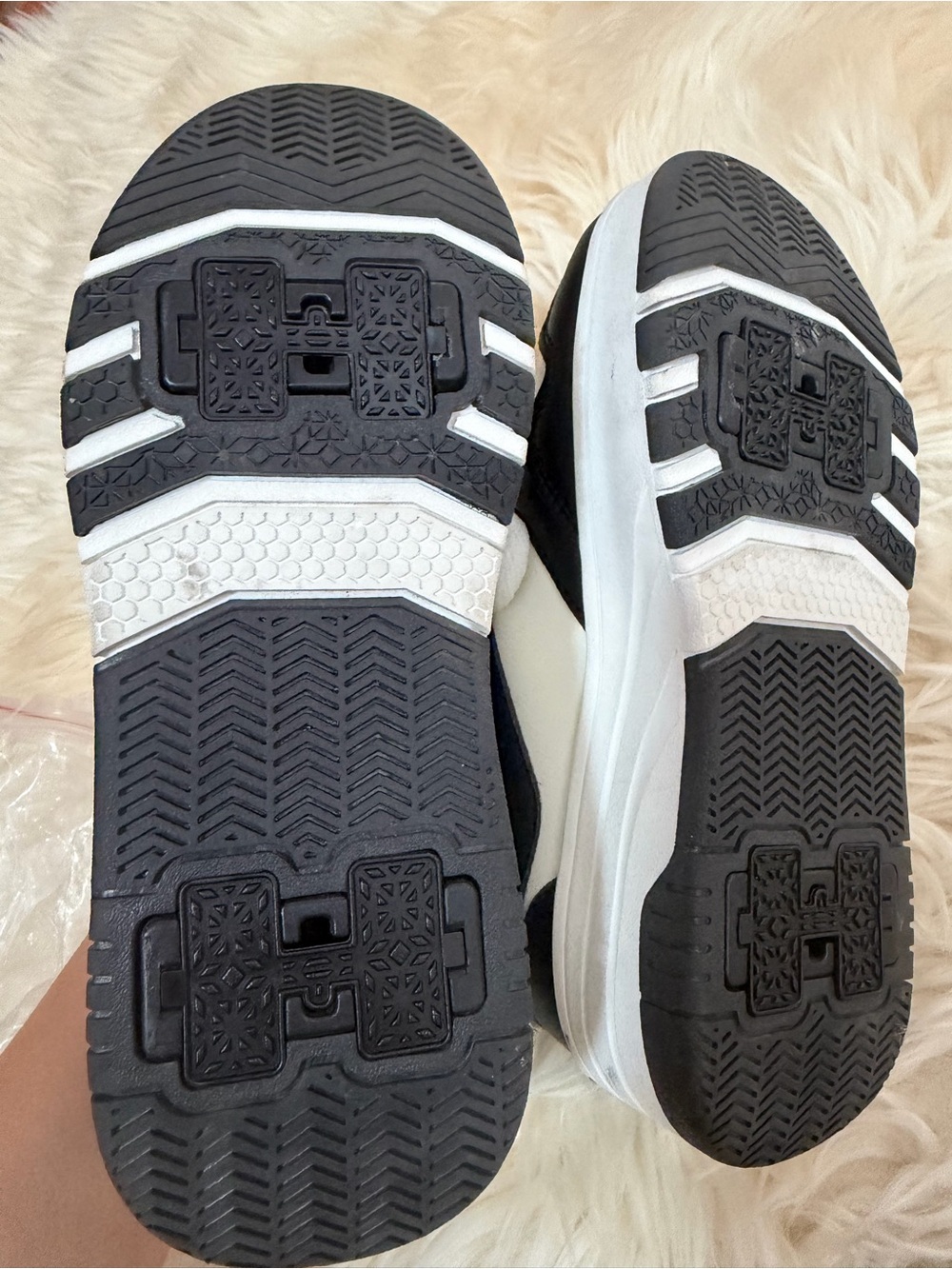 Kids wheel Platform Lace-Up Sneakers 4 size - Black & White - Picture 4 of 6
